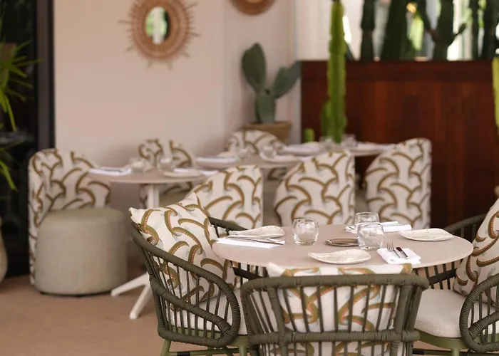 Five Seas By Inwood Hotels
